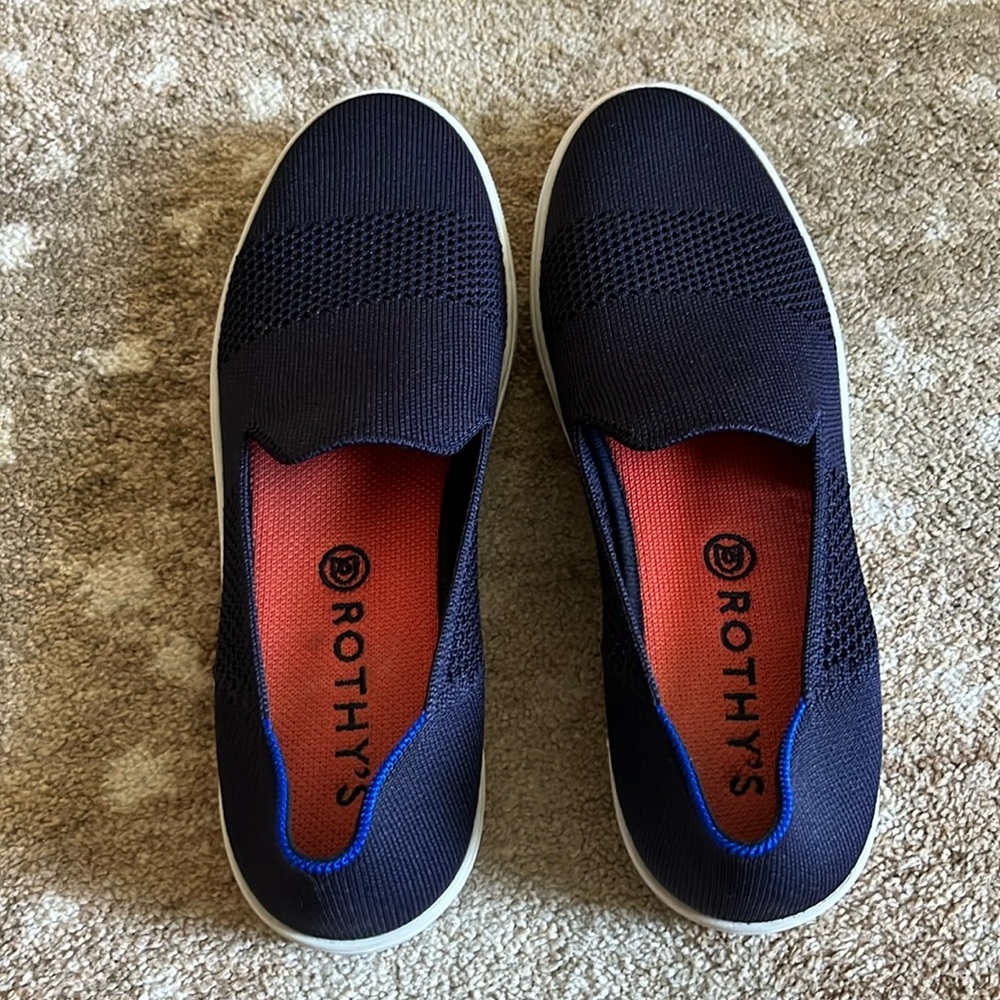 Barely worn Rothy’s slip on sneaker navy size 8